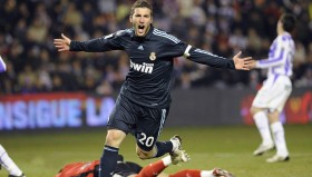 88看球网-法甲2024-2025赛季关键比赛节点及战术复盘报告